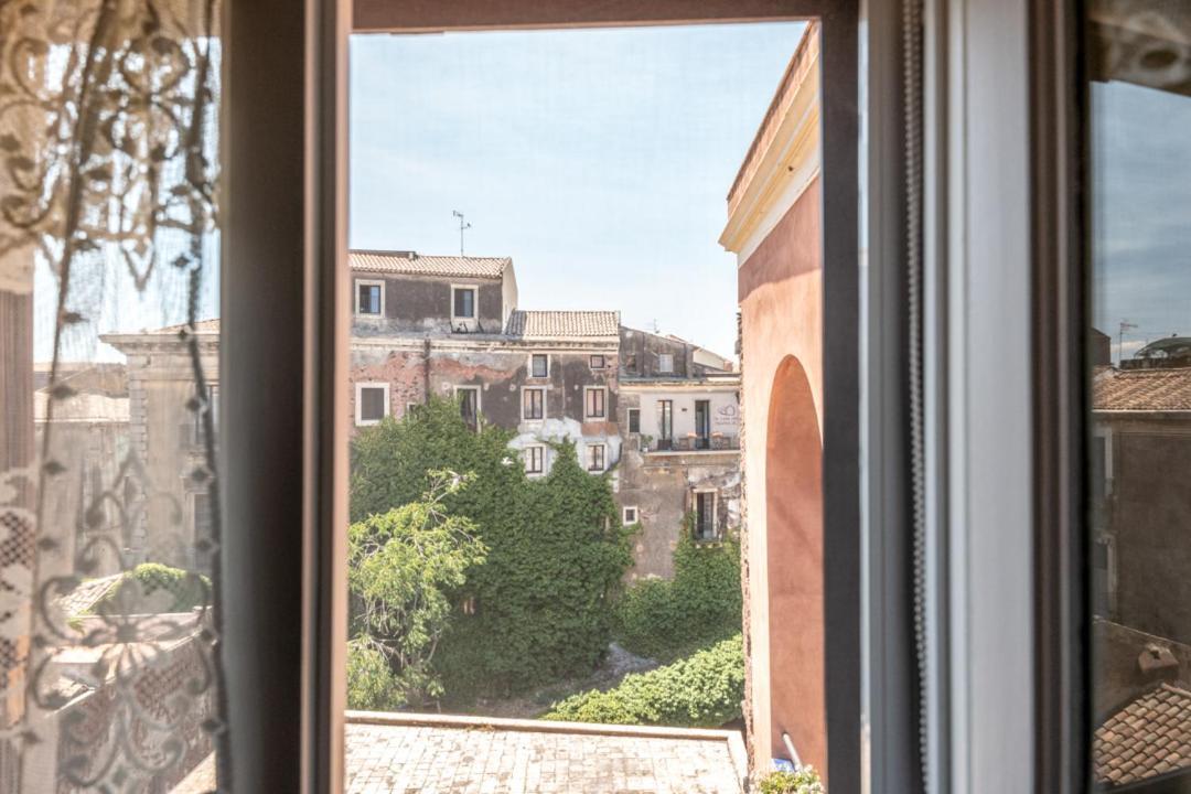Appartement Finestre Sul Teatro - Catania - Parking Included Extérieur photo